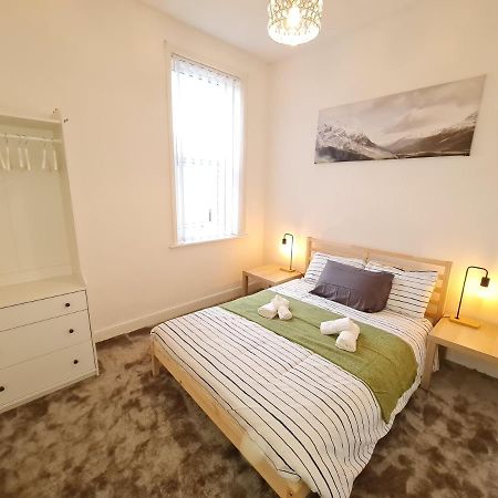 Large 3 Bed Flat, Free Parking Lejlighed Newcastle upon Tyne Eksteriør billede