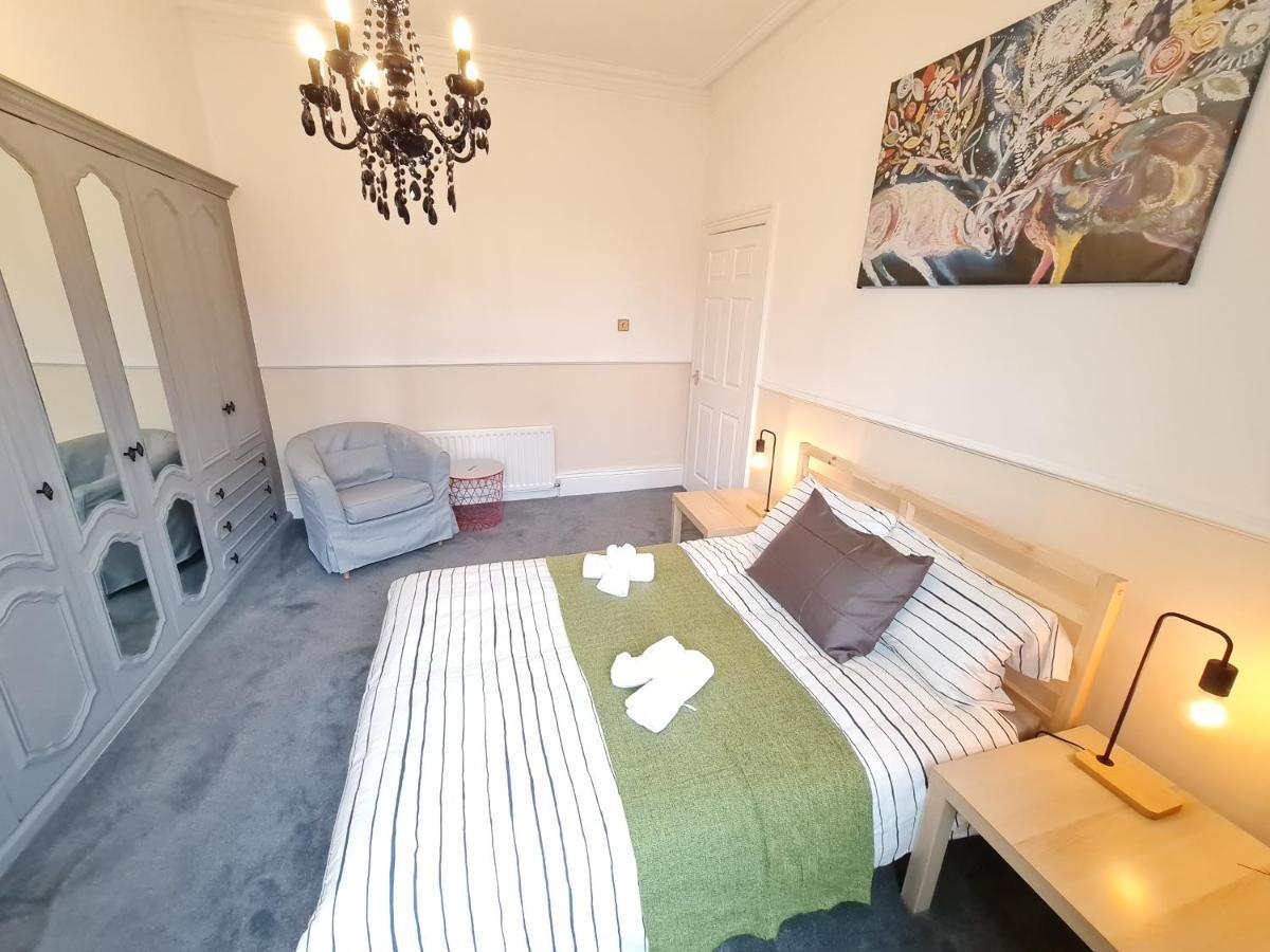 Large 3 Bed Flat, Free Parking Lejlighed Newcastle upon Tyne Eksteriør billede