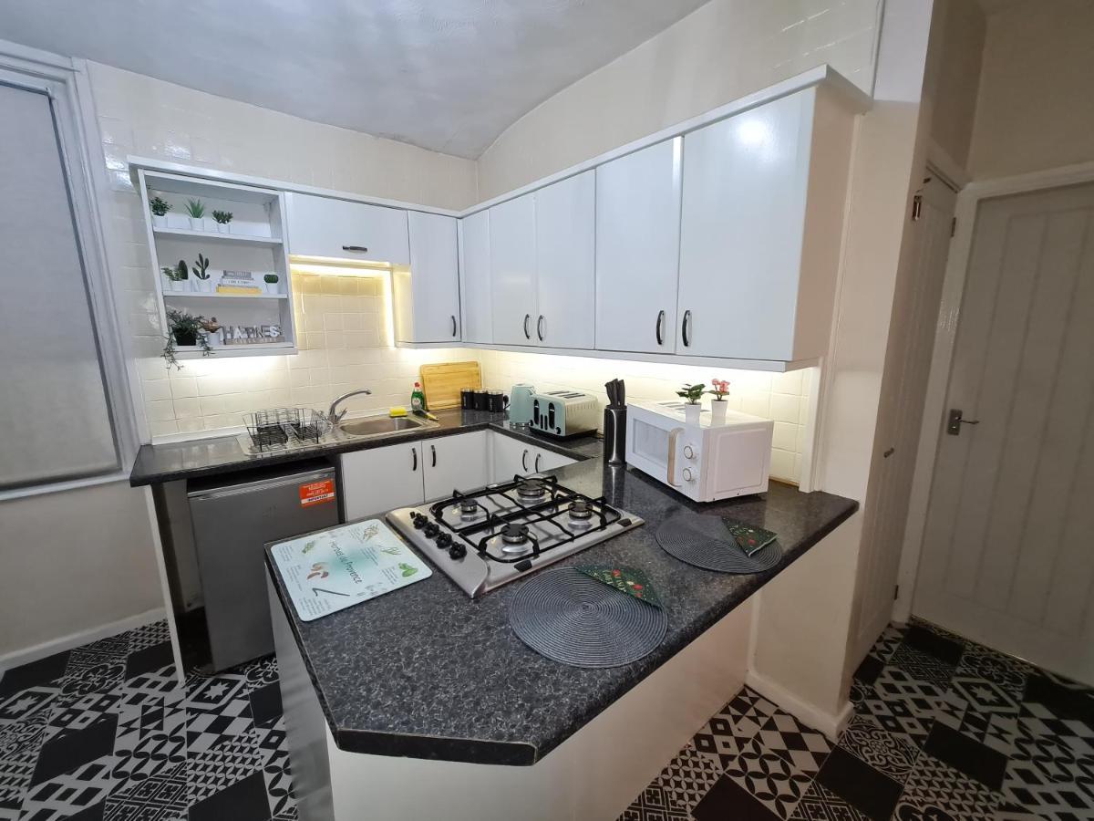 Large 3 Bed Flat, Free Parking Lejlighed Newcastle upon Tyne Eksteriør billede
