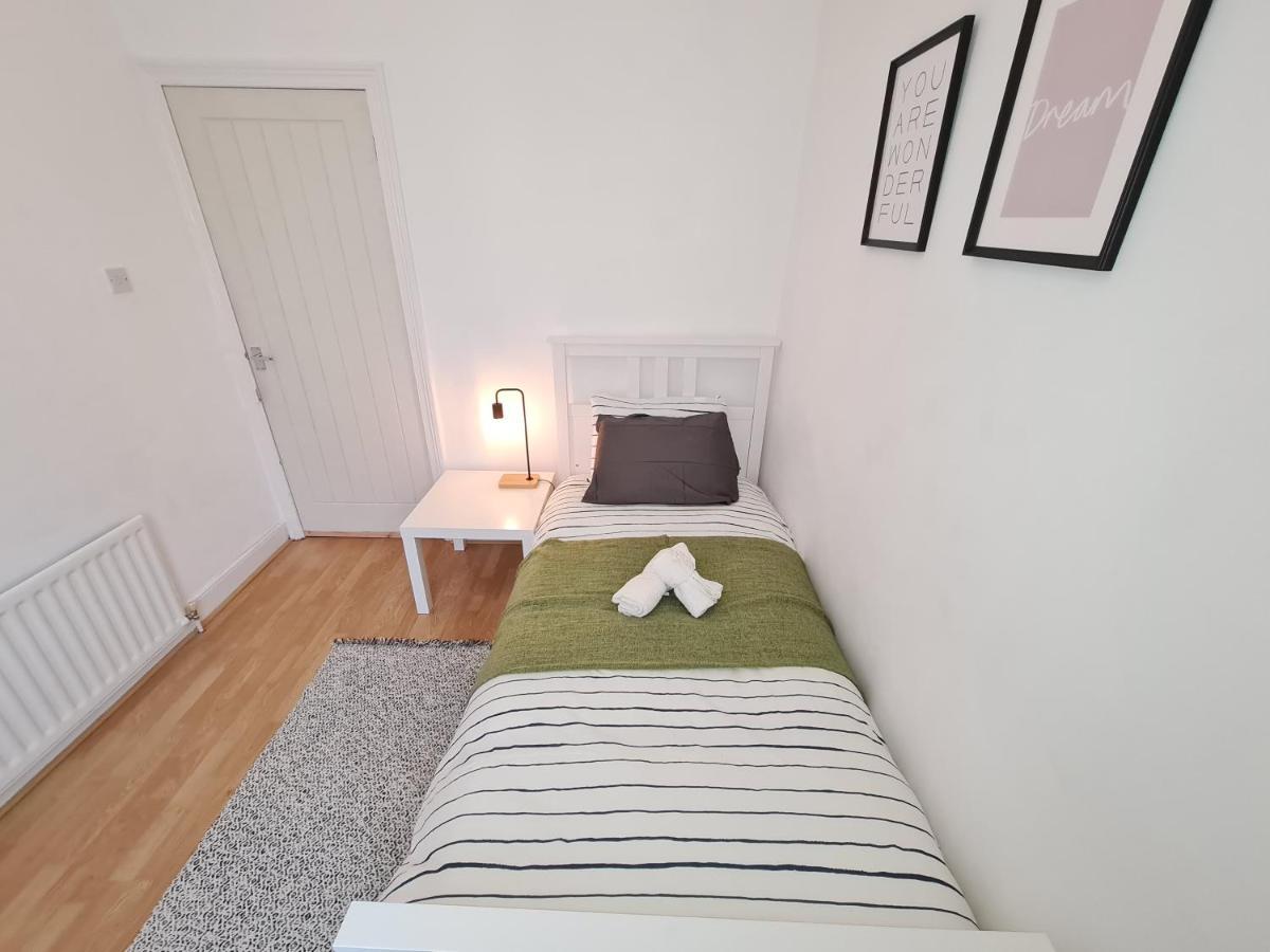 Large 3 Bed Flat, Free Parking Lejlighed Newcastle upon Tyne Eksteriør billede