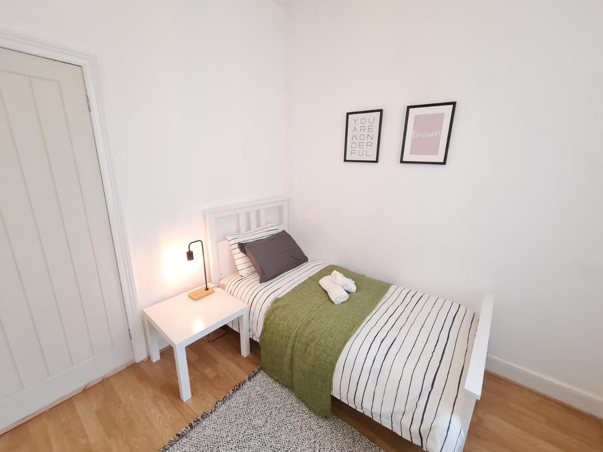 Large 3 Bed Flat, Free Parking Lejlighed Newcastle upon Tyne Eksteriør billede