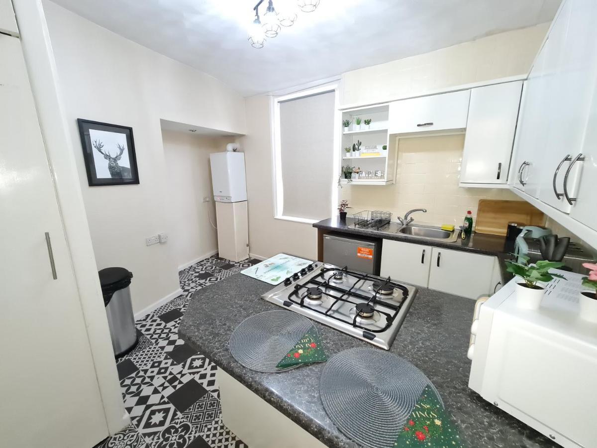 Large 3 Bed Flat, Free Parking Lejlighed Newcastle upon Tyne Eksteriør billede